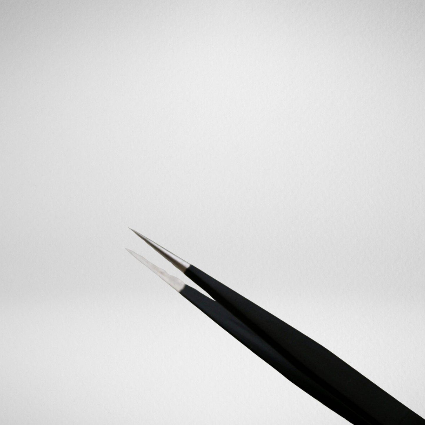 Isolate tweezer ESD-12 Black
