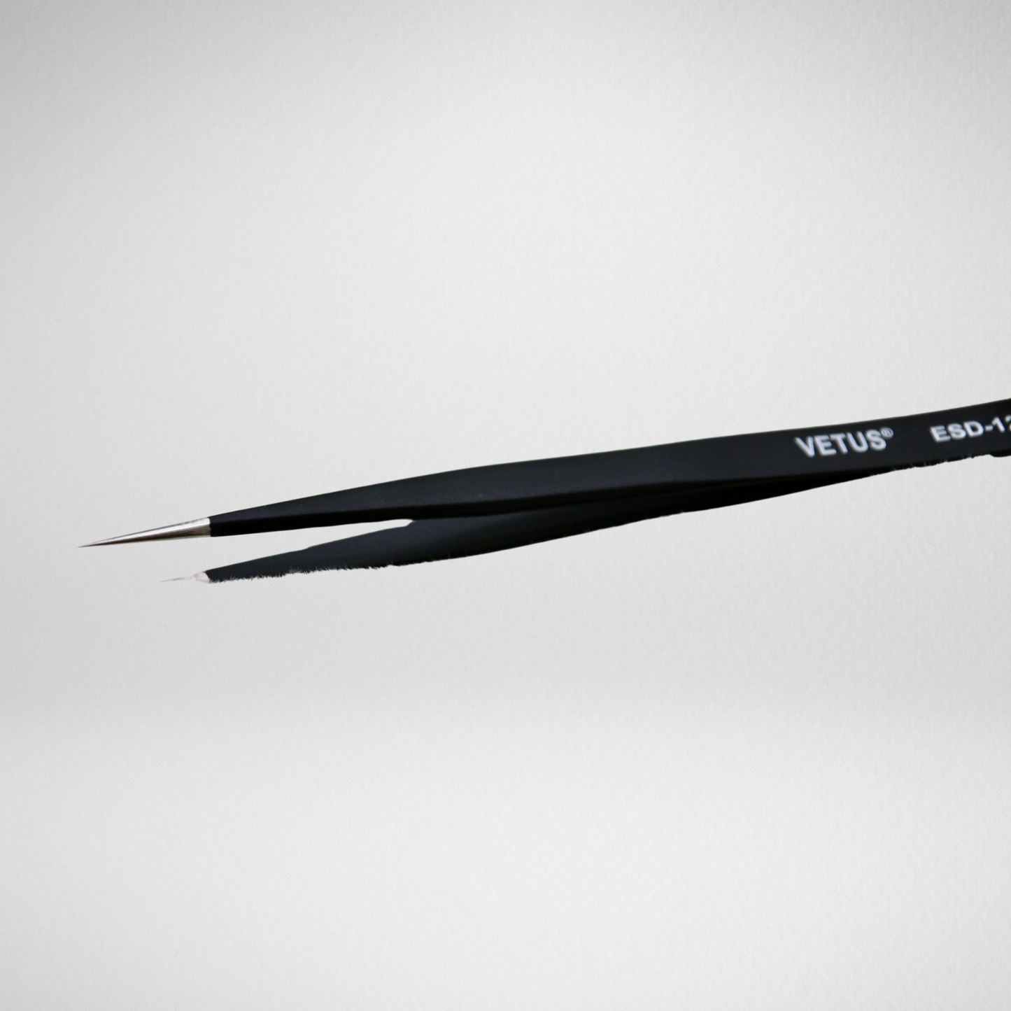 Isolate tweezer ESD-12 Black
