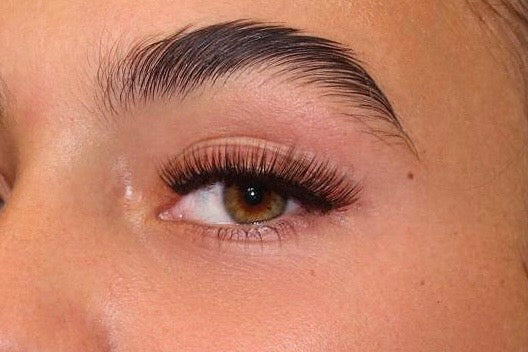 Nepwimpers Natural elegance